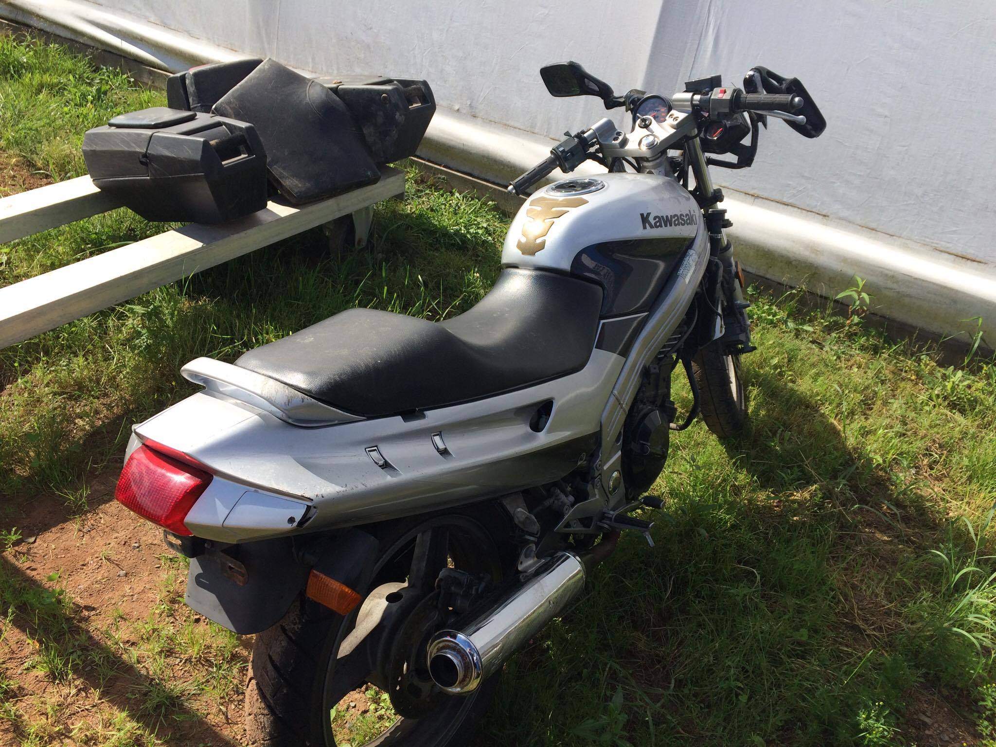 Parting Out - 2000 Kawasaki Ninja 250 - Image 2