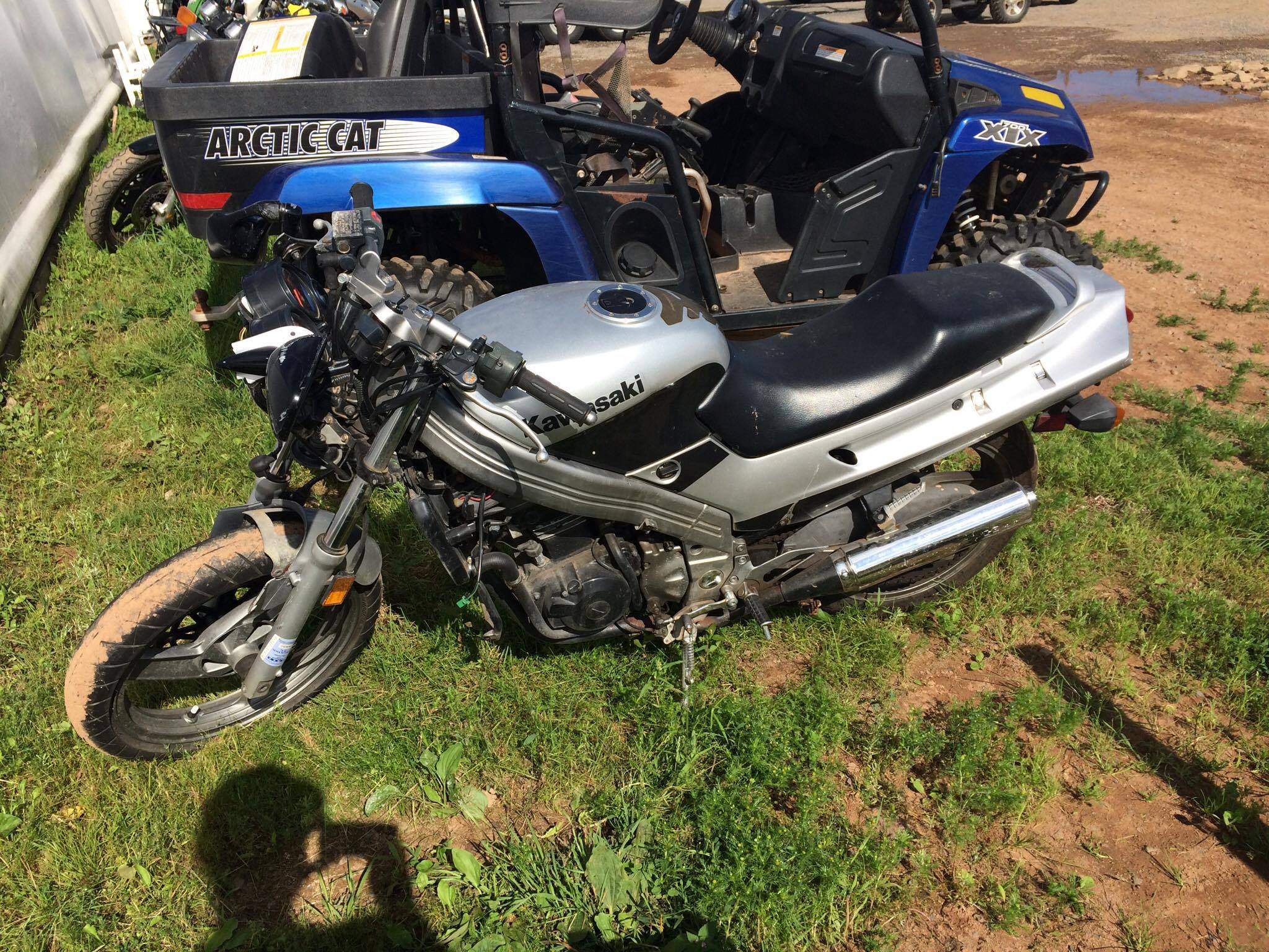 Parting Out - 2000 Kawasaki Ninja 250 - Image 3