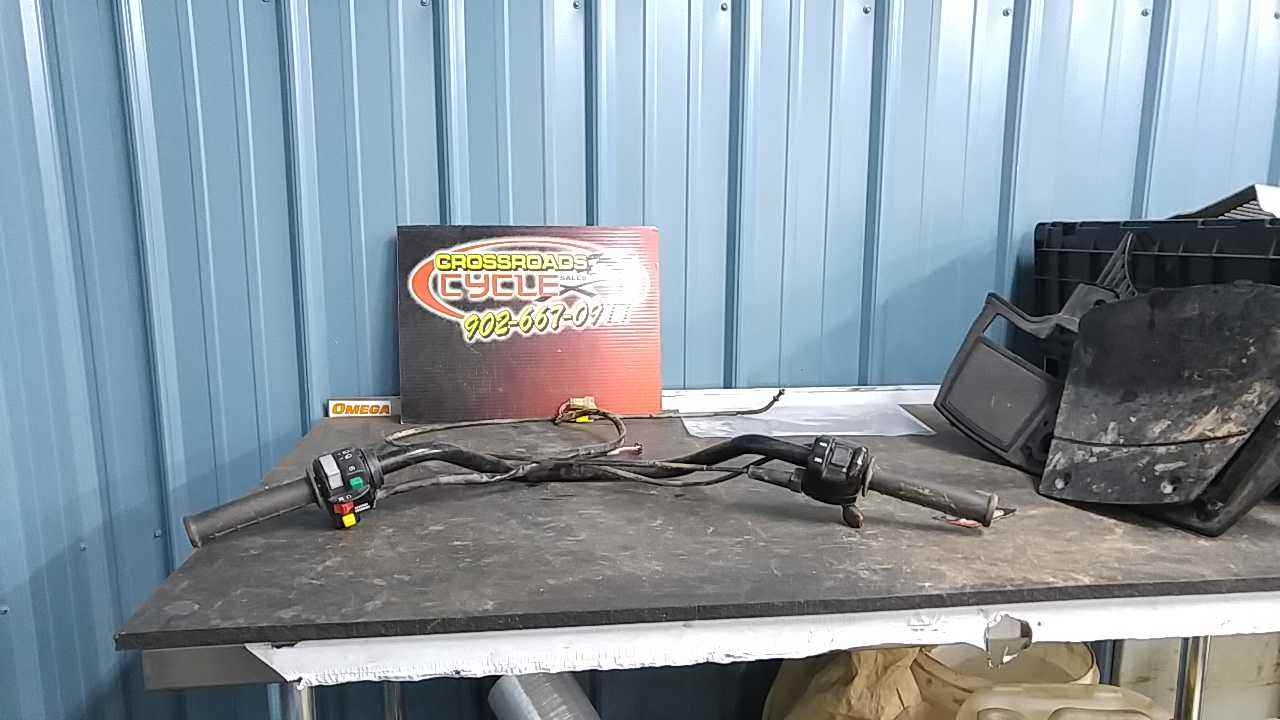 1996 - 2017 Arctic Cat 500 Handlebar With Throttle and Control Switch Assembly - Image 2