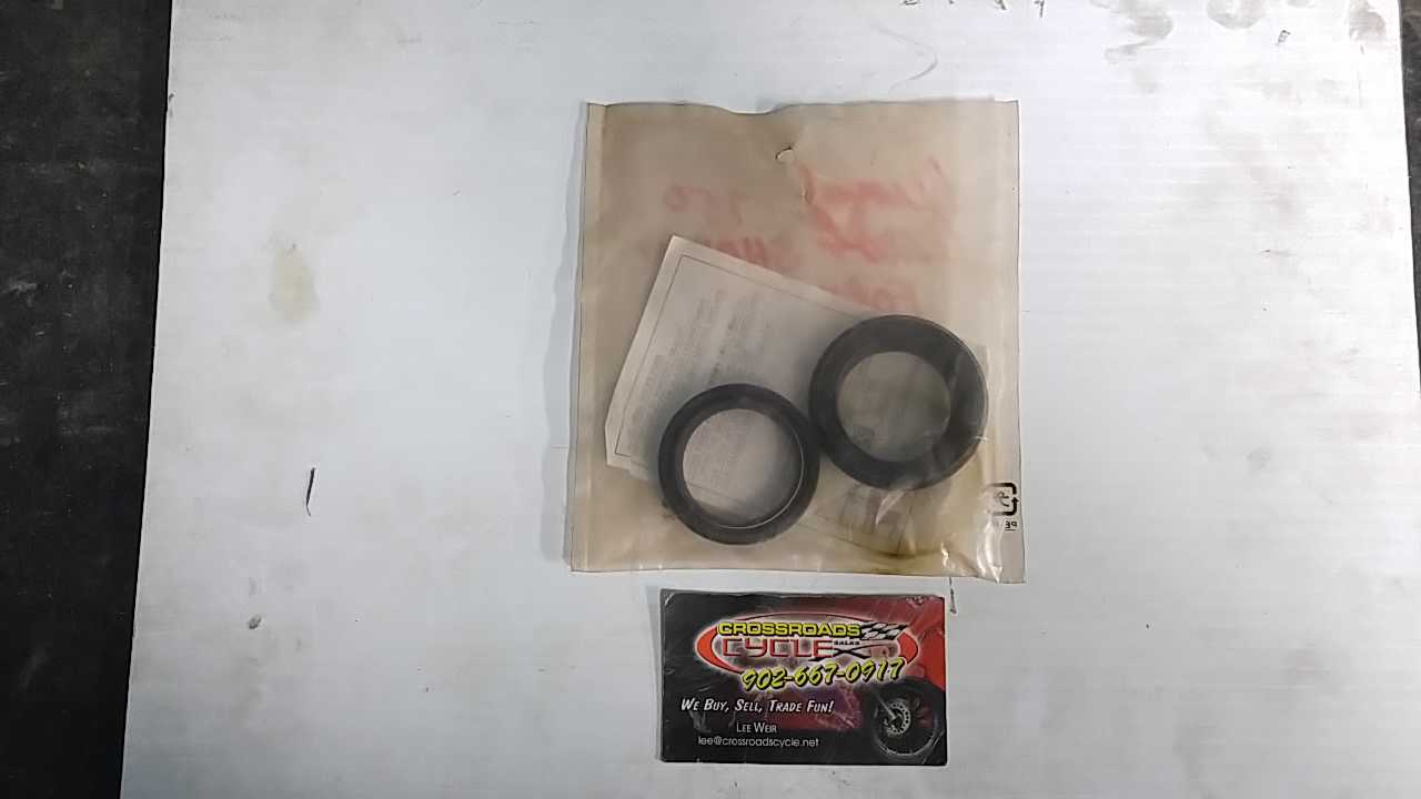 1982 -1990 Honda FT500,VF750,GL650,CBR600 SEAL SET, FR. FORK