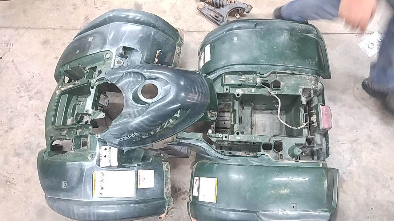 Yamaha Grizzly 660 Plastics