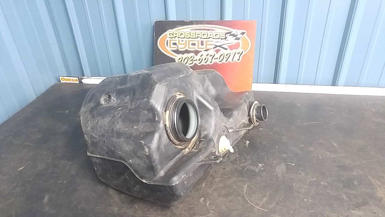 2009 - 2010 POLARIS SPORTSMAN XP 850 FUEL TANK (NO PUMP)