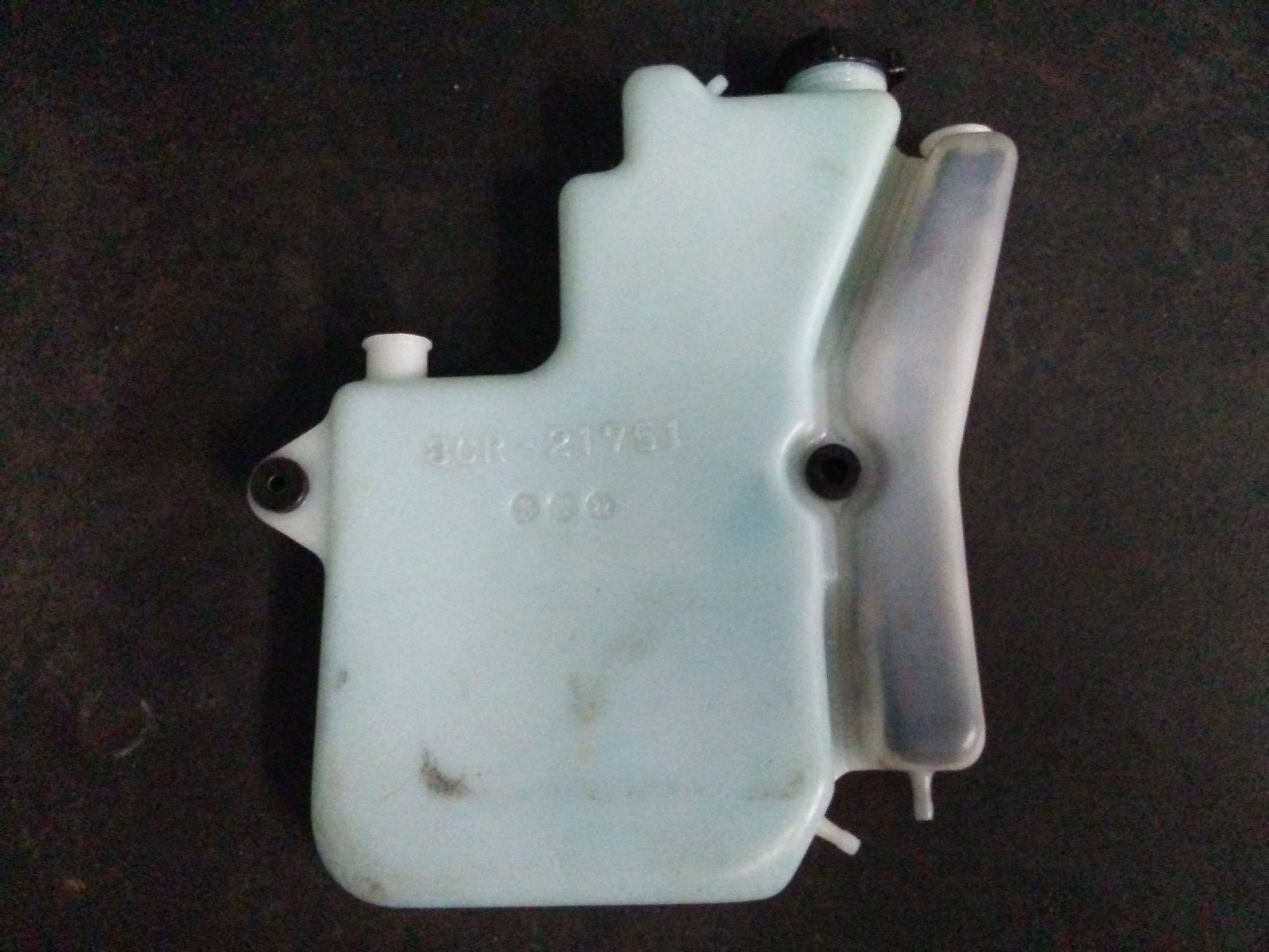 1997 - 2000 Yamaha MOUNTAIN MAX,VENTURE,VMAX Oil Tank