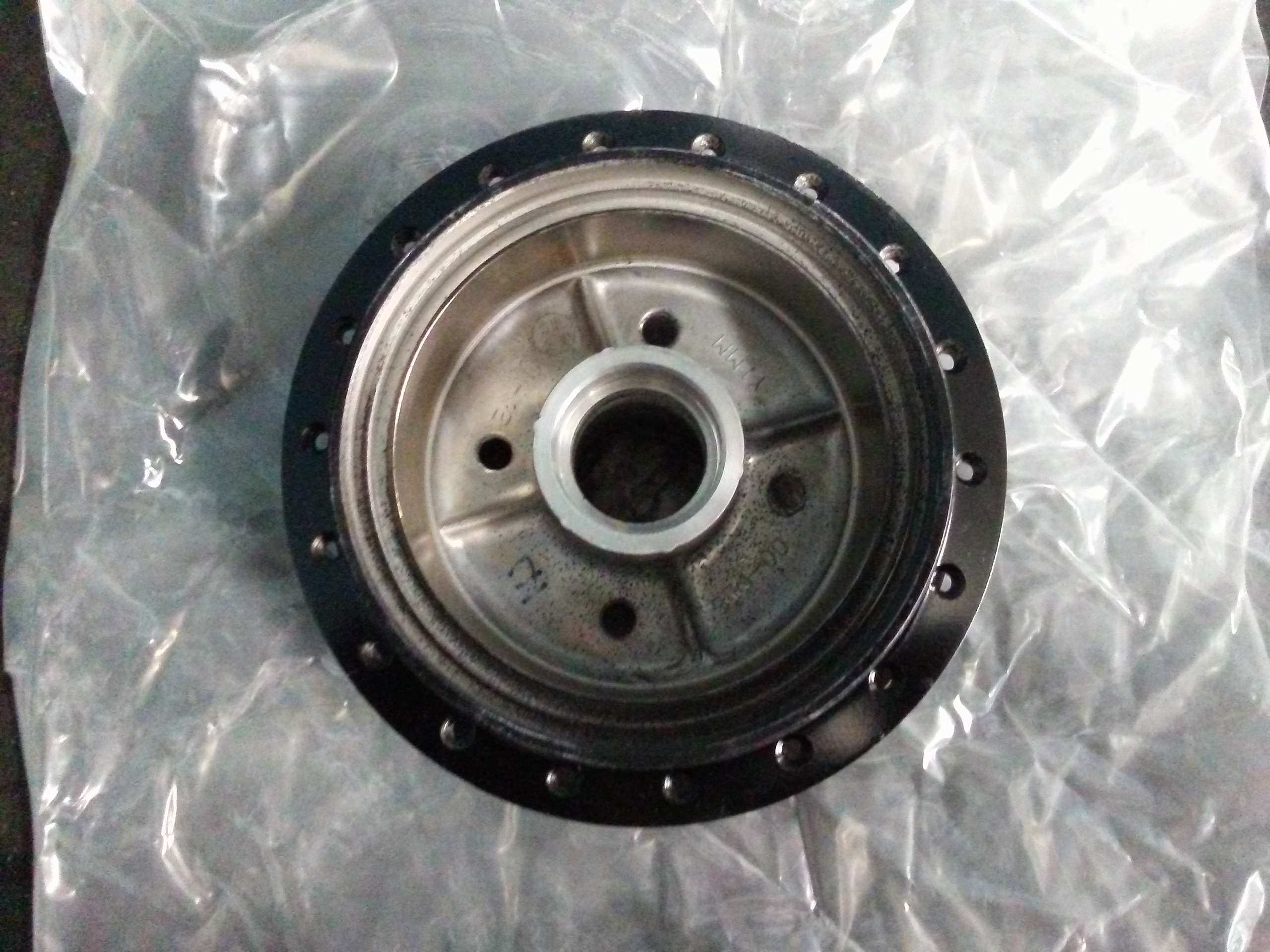 1993 - 1998 Yamaha RT100,Rear Hub