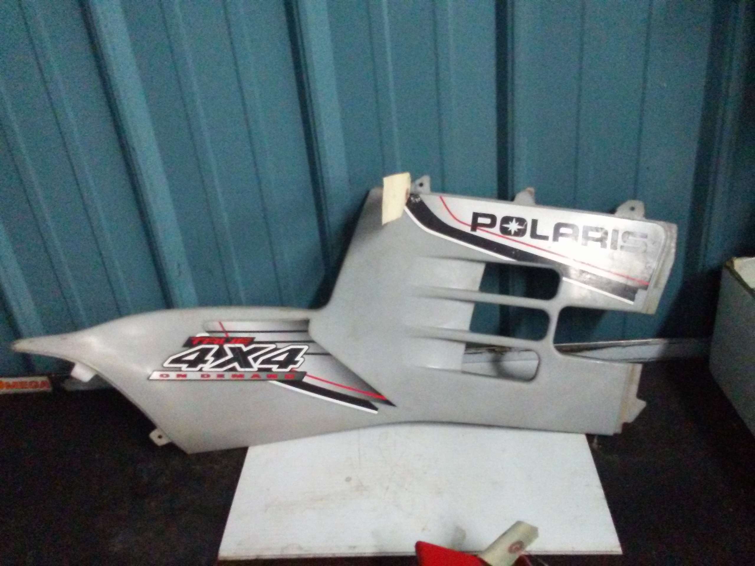 2003 - 2004 Polaris SPORTSMAN 600,700 PANEL/FOIL,RH,SLV VAPOR