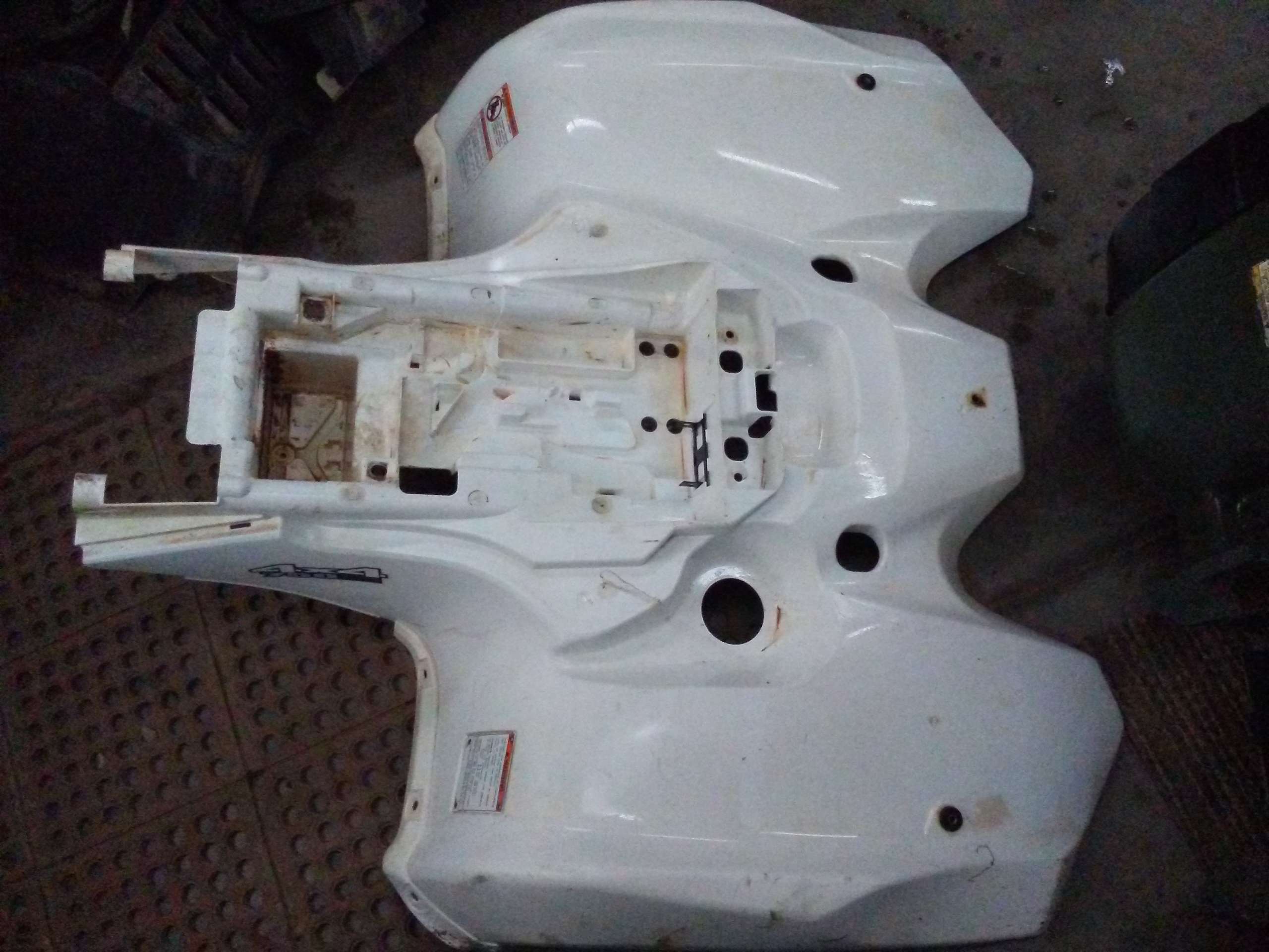 2007- 2011 Suzuki KingQuad FENDER, REAR (WHITE)