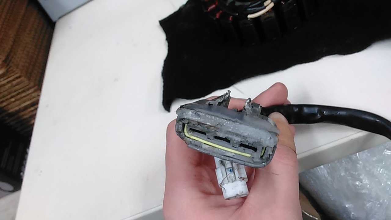 2003-2005 Yamaha RX-1 Stator (Damaged Connector) - Image 2