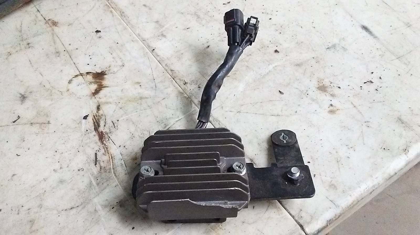 2006 – 2008 Suzuki GSXR 1000,750,600 RECTIFIER ASSY