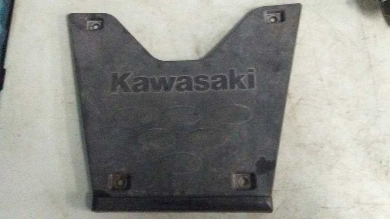 2002 - 2003 Kawasaki PRAIRIE 650 Front Rack Plastic Cover