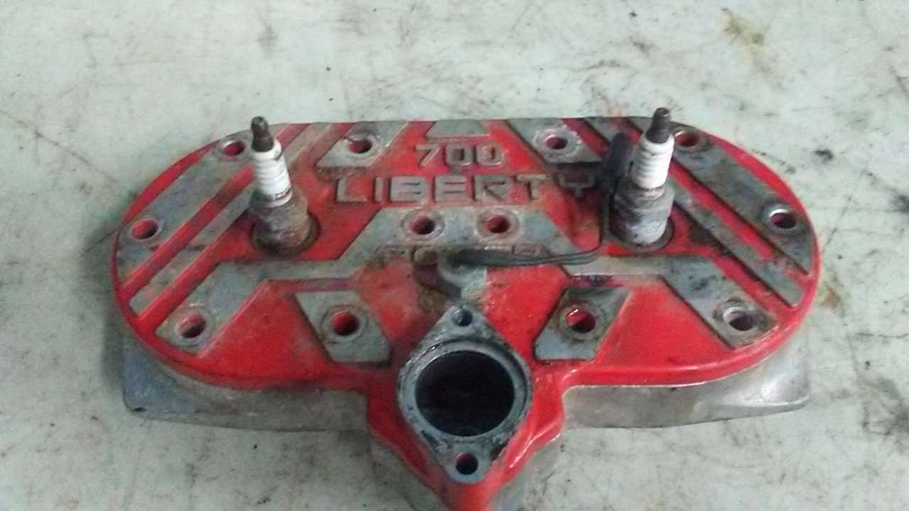 2004 -2005 Polaris XC 700,800 Cylinder Head With Cover