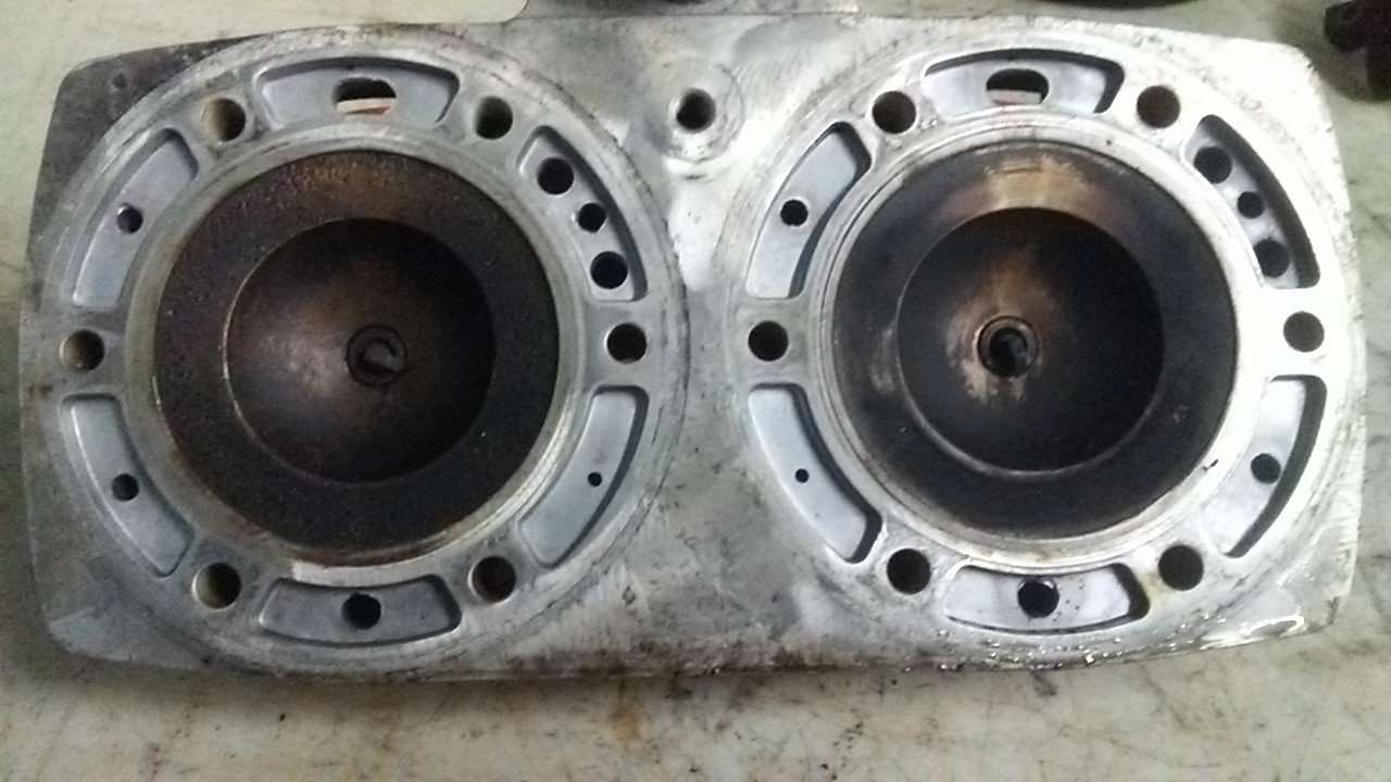 2004 -2005 Polaris XC 700,800 Cylinder Head With Cover - Image 2
