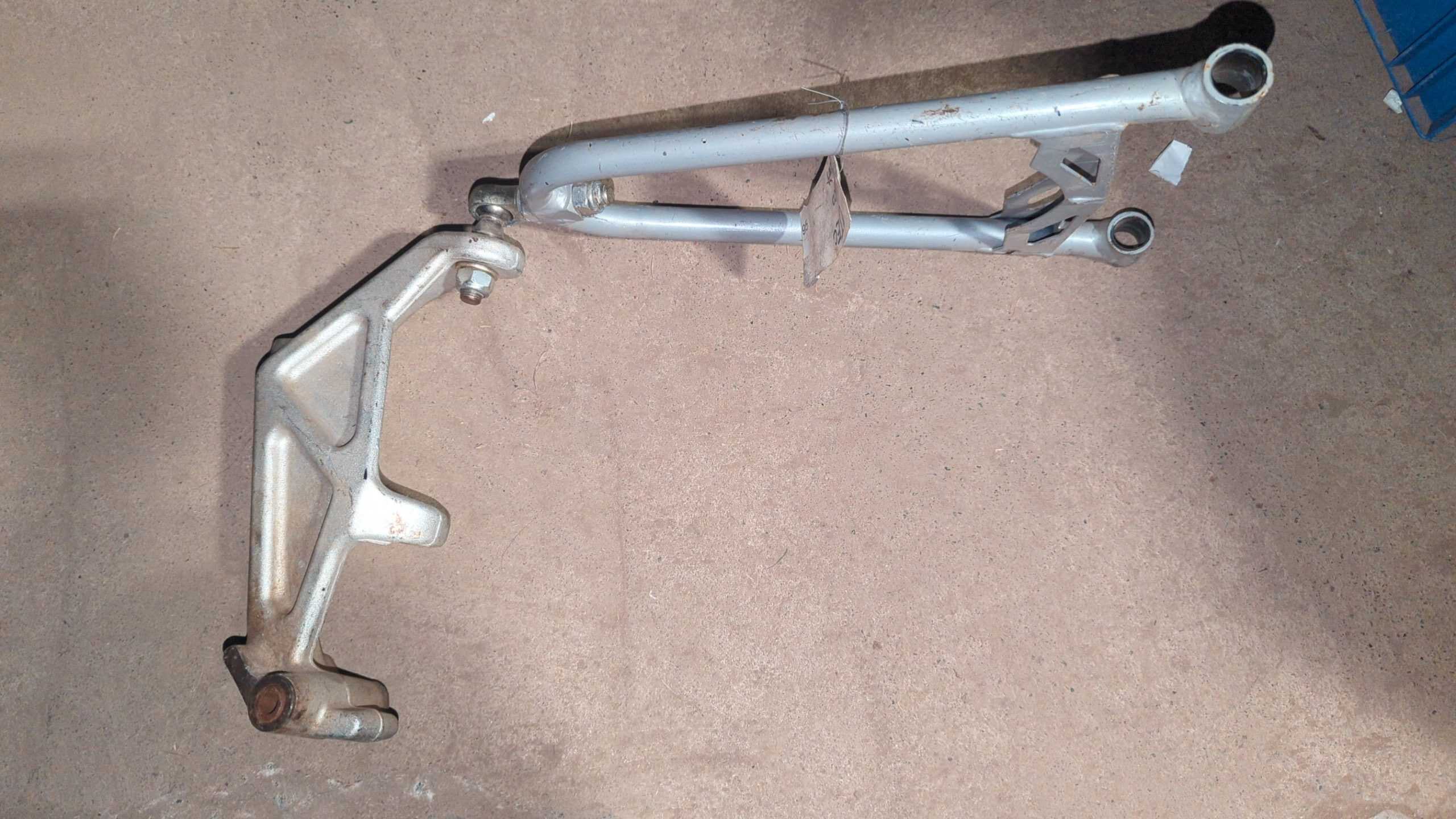 2008 – 2017 Ski Doo MXZ 800 RH Ski Leg Spindle & Upper A Arm