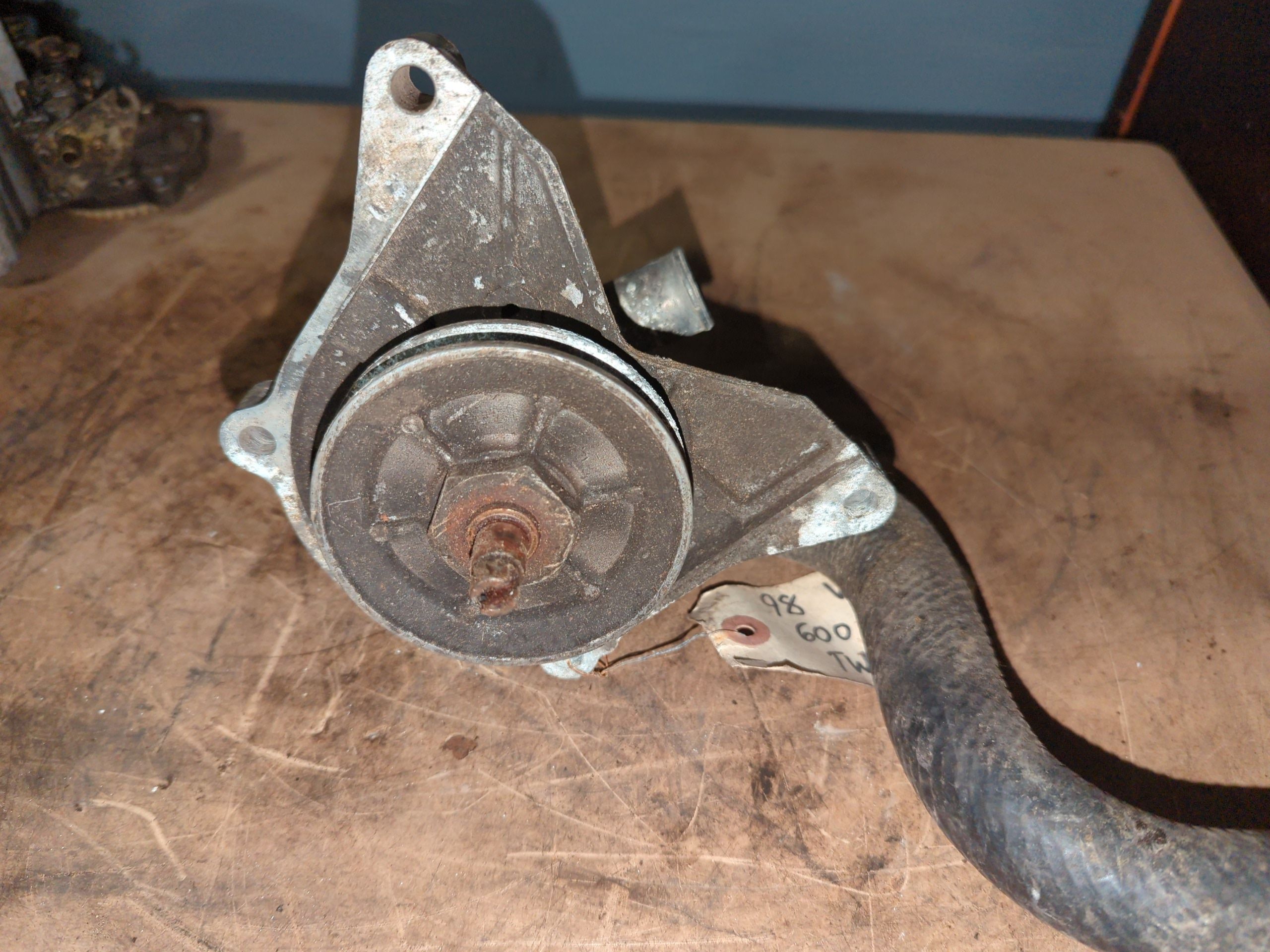 1997-2001 Yamaha V Max SX 600 Water Pump - Image 4