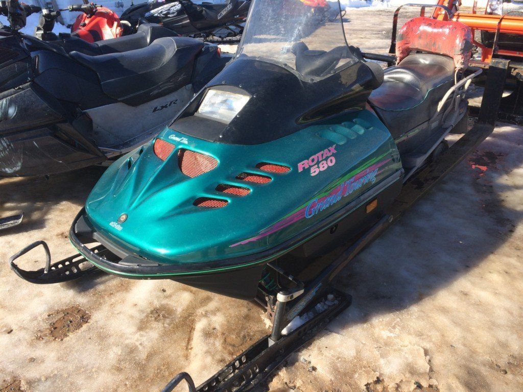 Parting Out - 1996 Ski Doo 580 Touring - Image 4