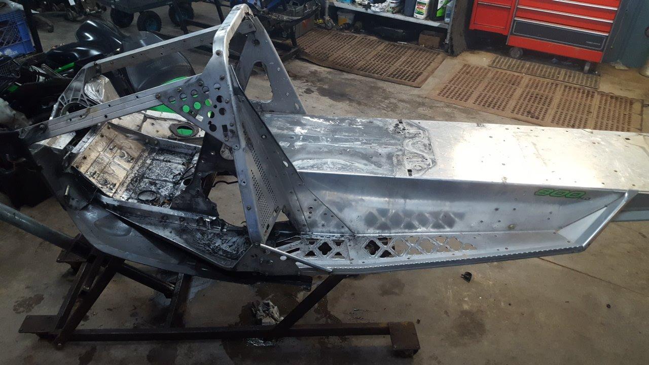 2011 Arctic Cat F8 Tunnel - Image 3
