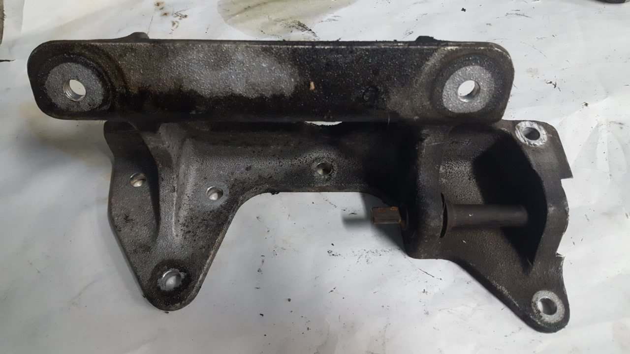 2001 - 2006 Arctic Cat Mountain Cat,ZL,Zr,Pantera Mounting Bracket Starter Flex Drive