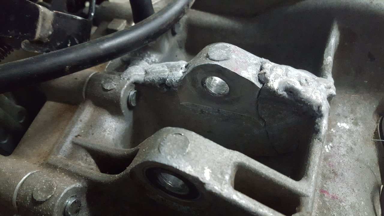 2003 - 2013 Kawasaki Prairie 360 Rear Differential With Swingarm - Image 3