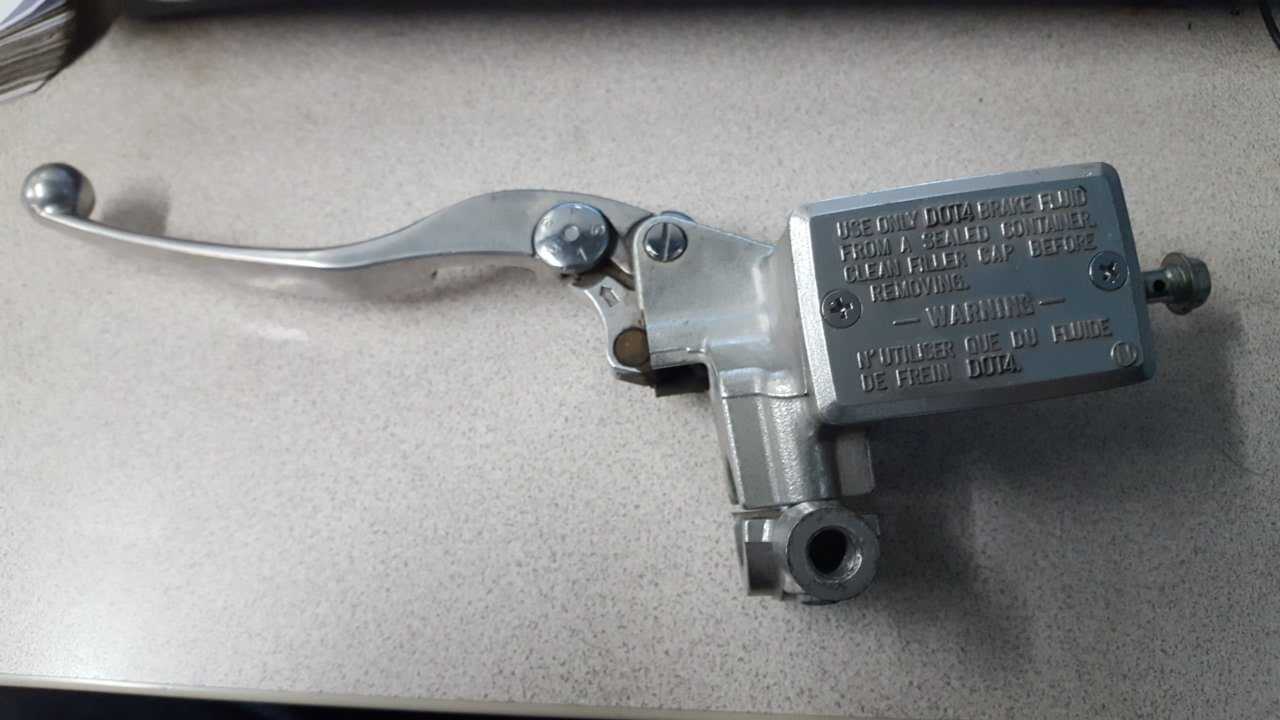 2002 - 2003 Kawasaki Vulcan 1600 Clutch Master Cylinder