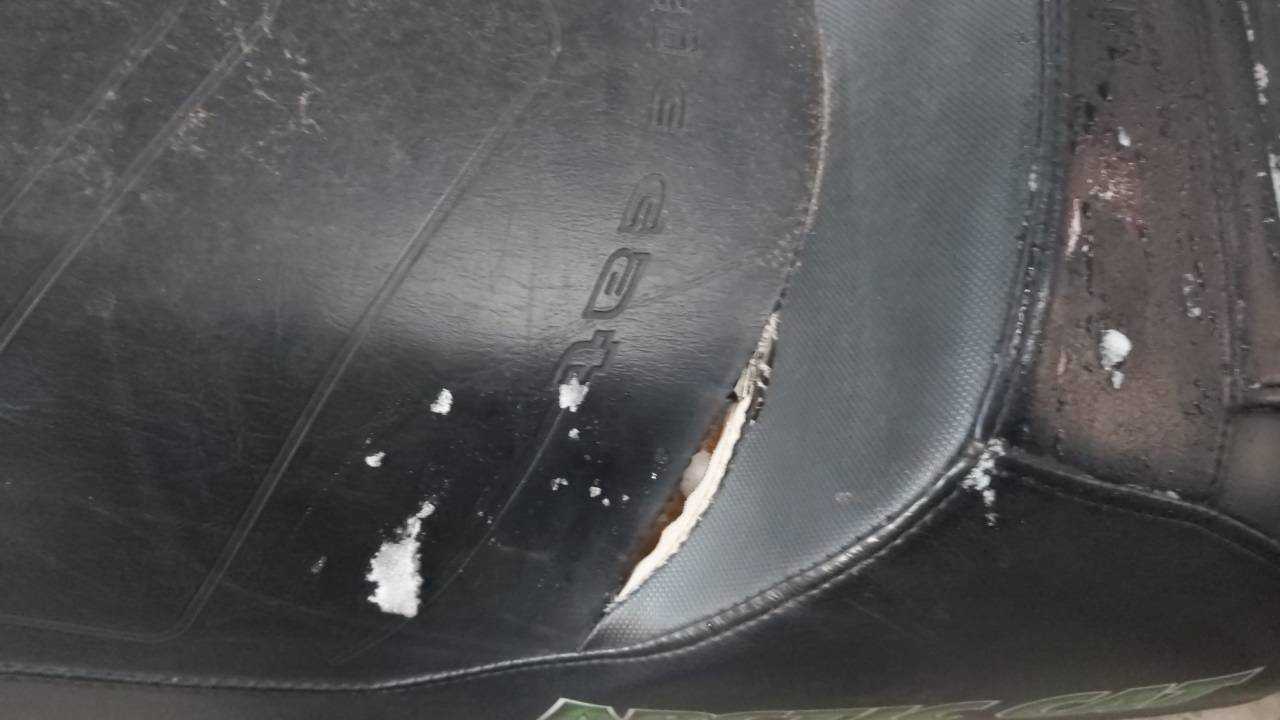 2004 Arctic Cat ZR 900 Gas Tank Seat - Image 3