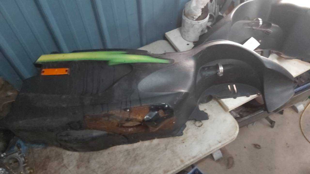 2004 - 2006 Arctic Cat ZR 900 EFI Belly Pan Right