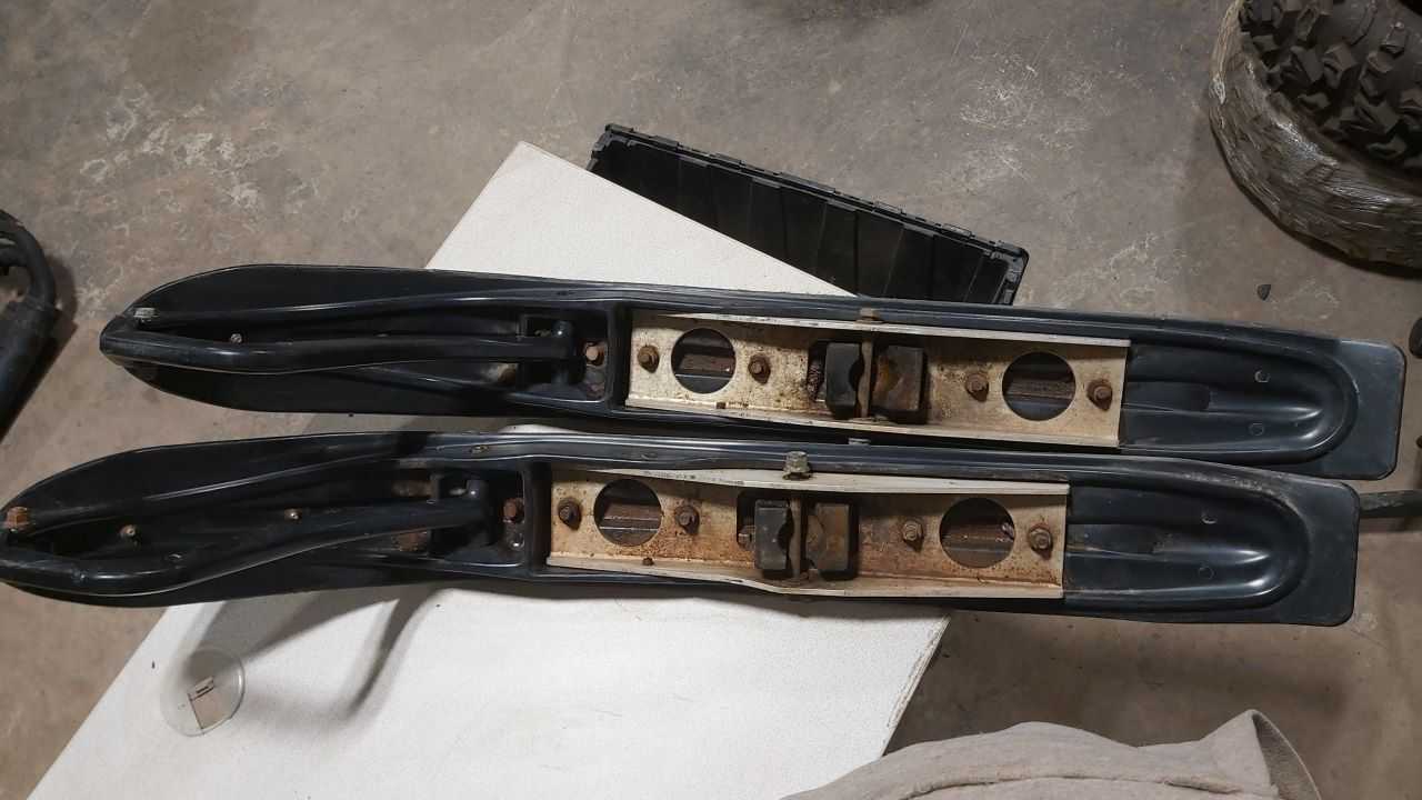 Skis (Pair)