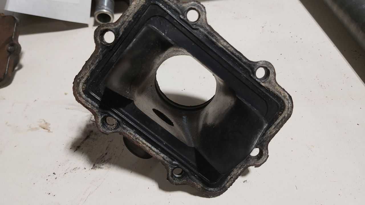 2001 - 2003 Ski Doo Grand Touring,Formula Deluxe,Summit,MXZ Carburetor Socket Boot - Image 2