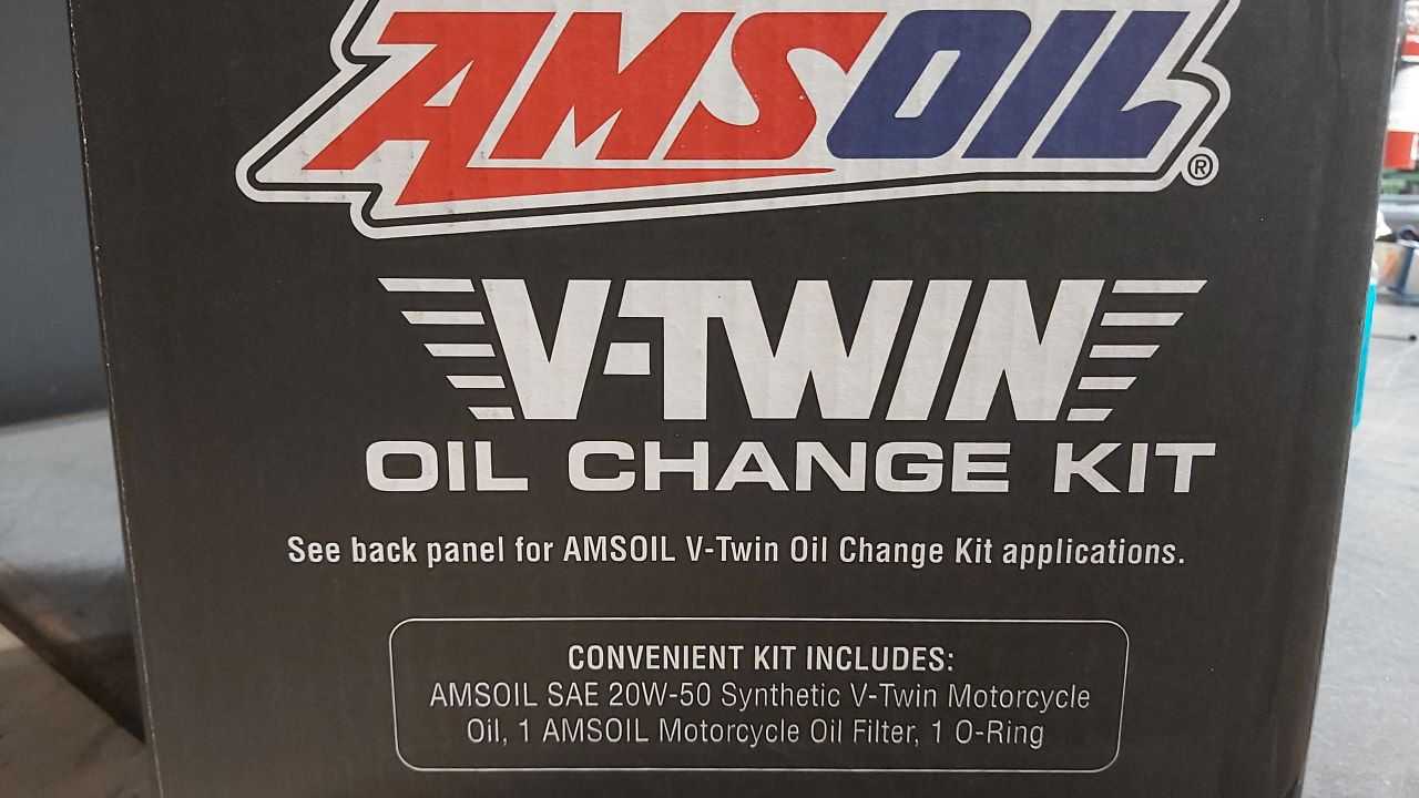 AMSOIL 20W-50 SYNTHETIC V-TWIN OIL CHANGE KIT - 4 QUARTS WITH BLACK FILTER