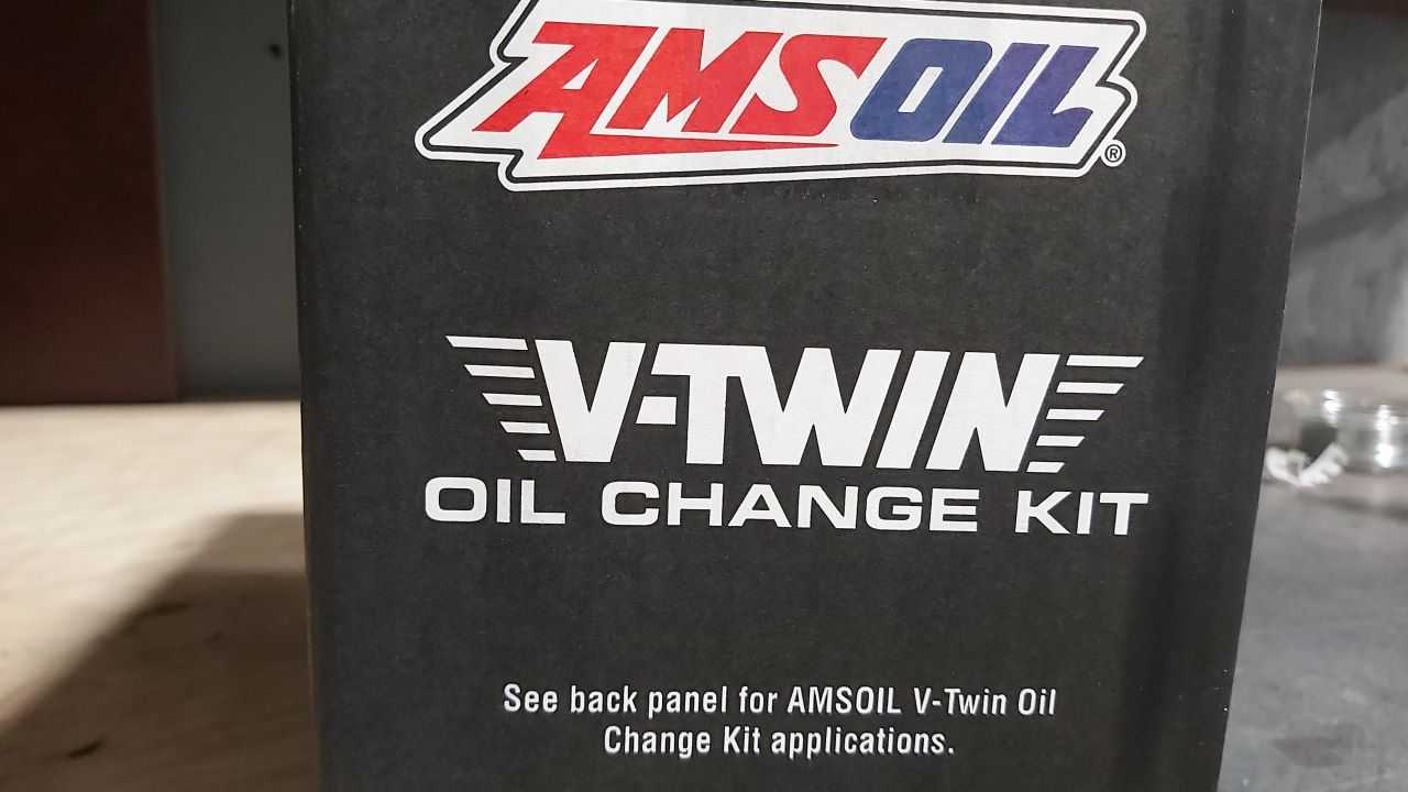 AMSOIL 20W-50 SYNTHETIC V-TWIN OIL CHANGE KIT - 4 QUARTS WITH BLACK FILTER - Image 9