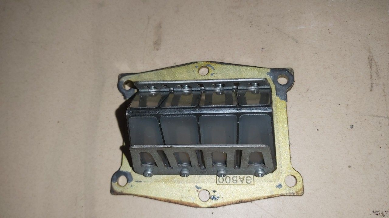 1994 - 1996 Yamaha Vmax 500 Reed Valve Assembly - Image 2