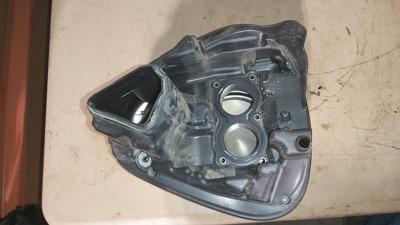 2009 - 2020 Kawasaki Vulcan 1700 Air Filter RH - Image 2