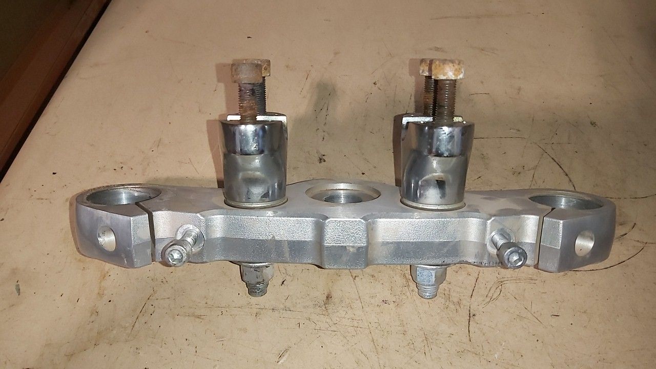 2009 - 2014 Kawasaki Vulcan 1700 Holder Fork Upper - Image 3