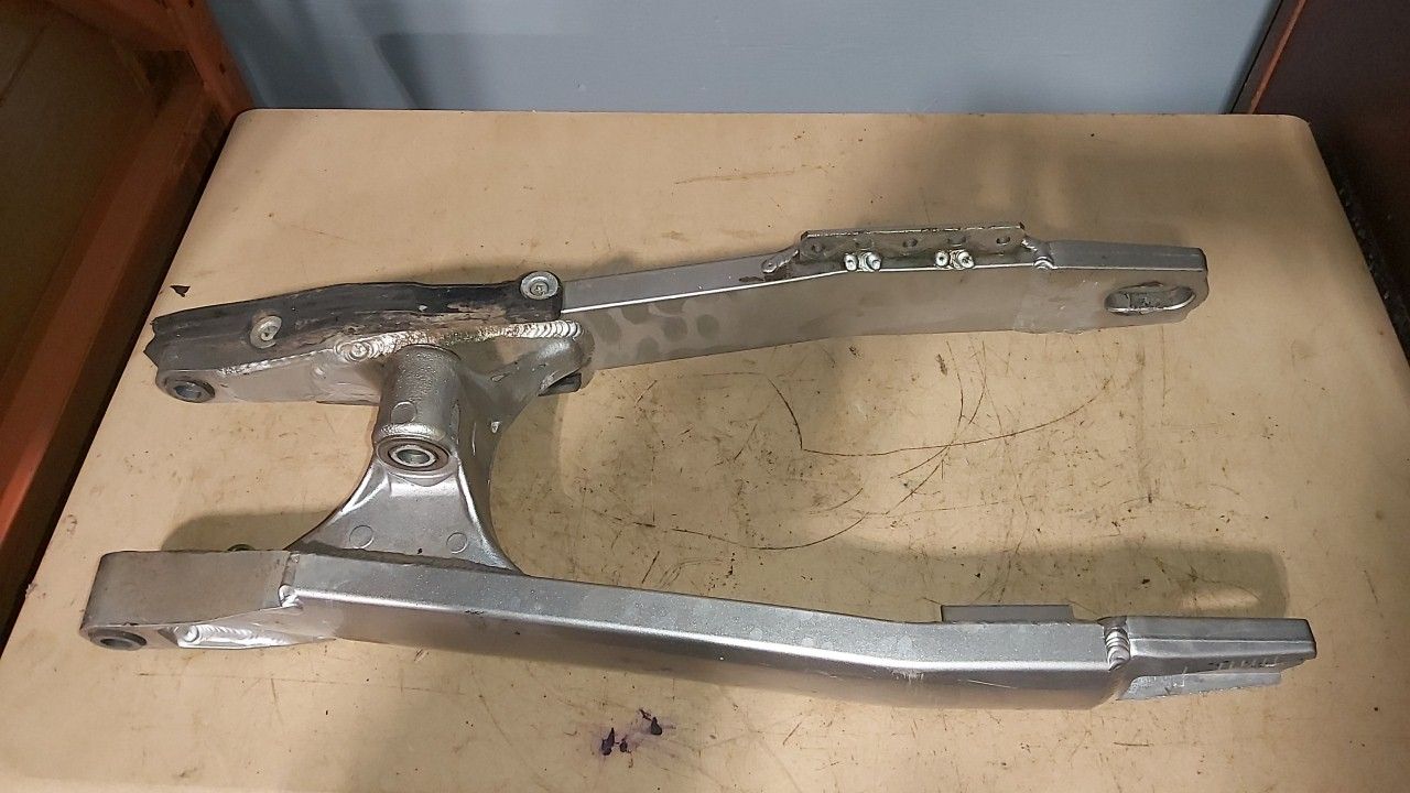 2009 - 2020 Kawasaki KLX 250 Swing Arm - Image 4