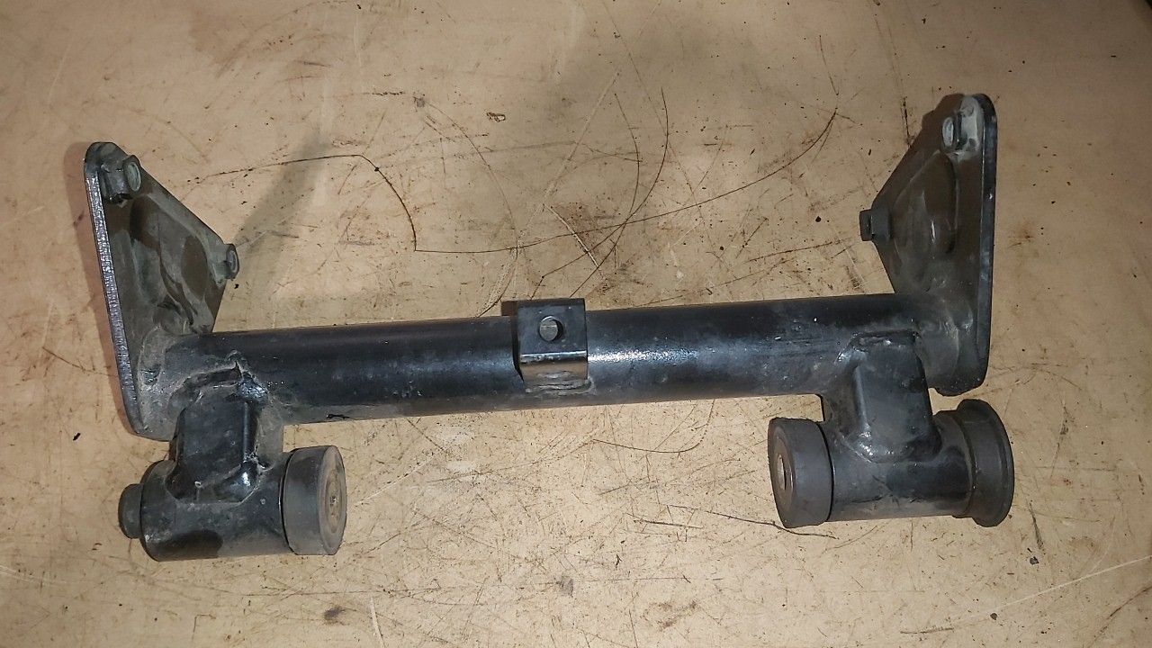 1996 - 2007 Kawasaki Vulcan 1500,1600 Engine Bracket Front - Image 2
