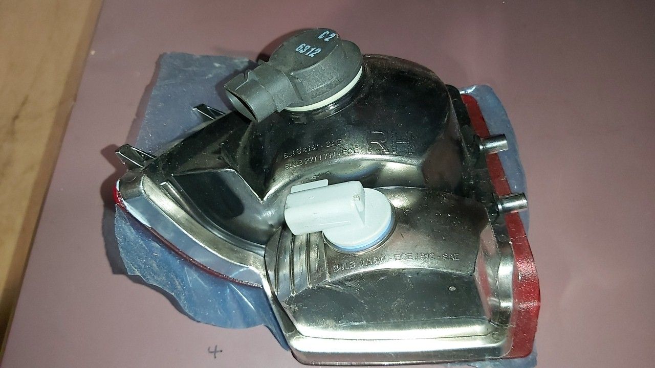2006 - 2008 Polaris Sportsman X2 500,800 EFI Tail Light RH - Image 2