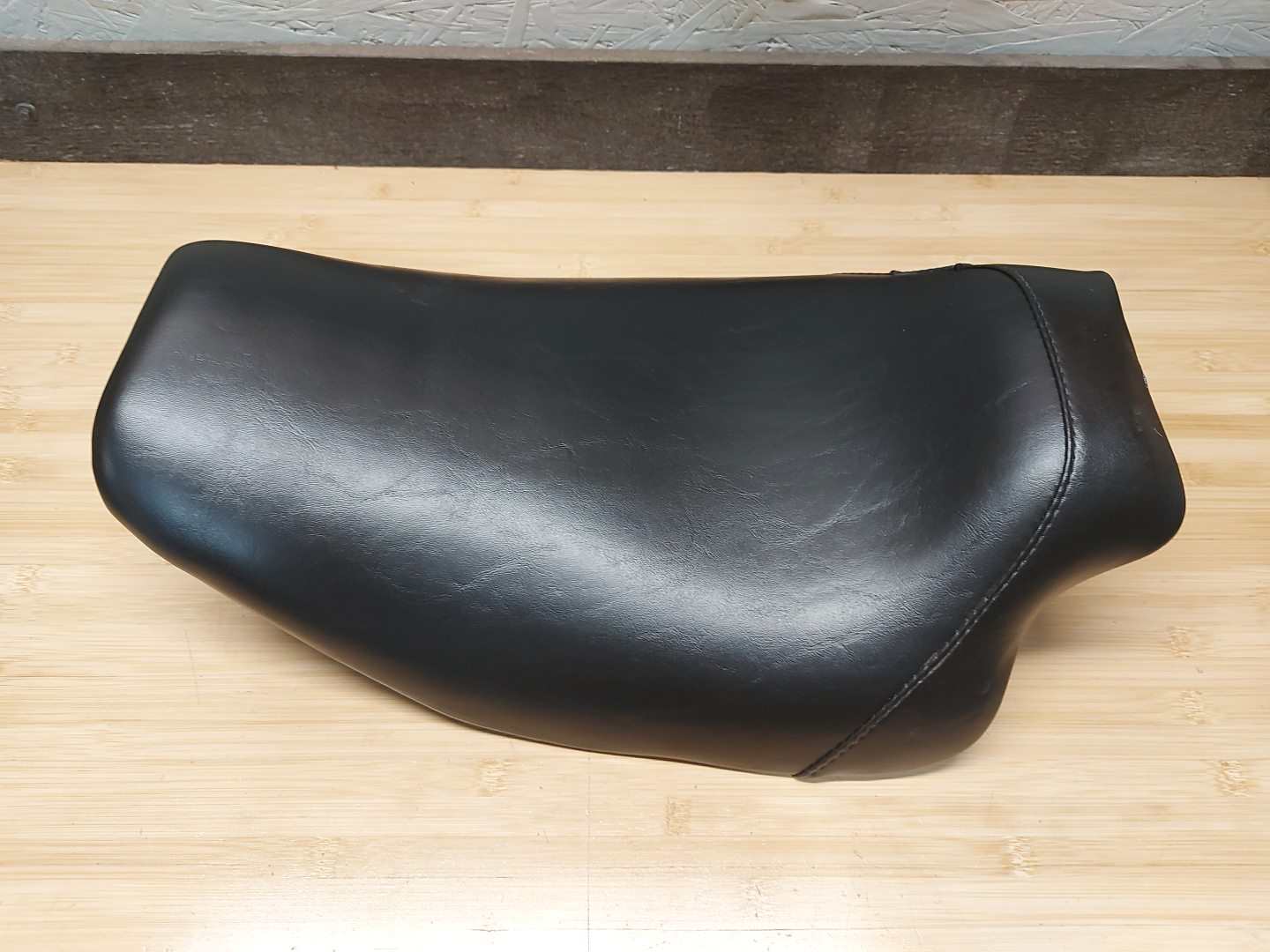 Le Pera Bare Bones Solo Seat Vinyl - Biker Gel - Smooth - LG-008