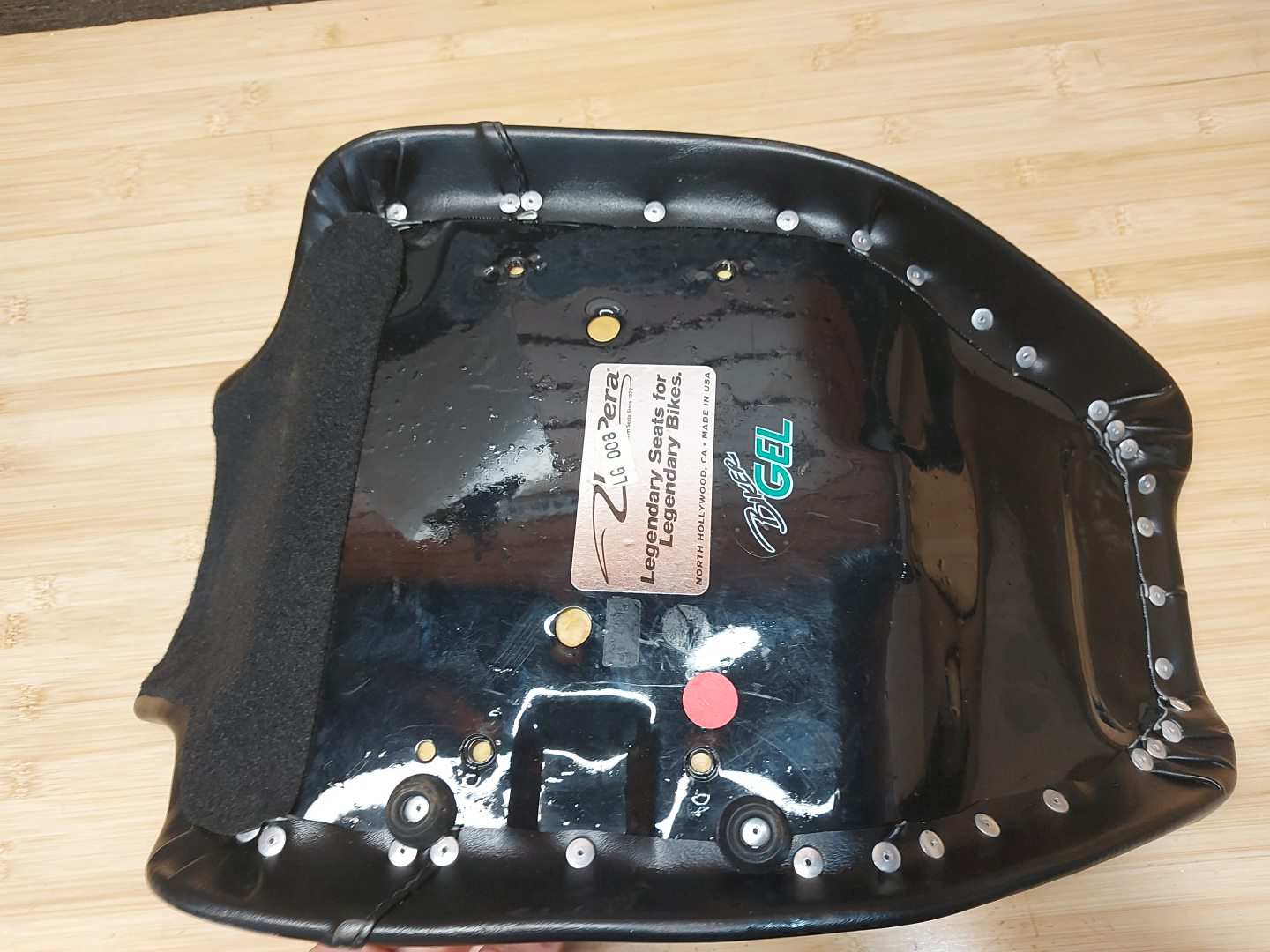 Le Pera Bare Bones Solo Seat Vinyl - Biker Gel - Smooth - LG-008 - Image 3