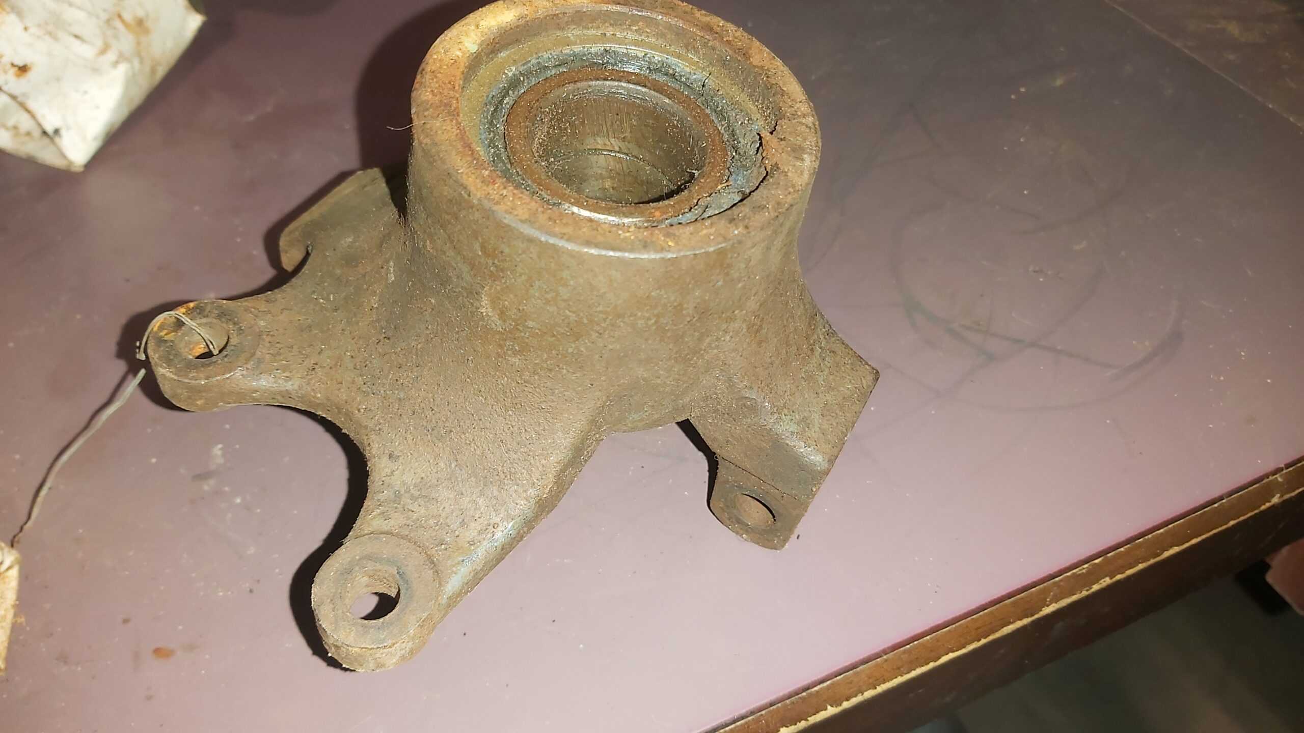 2005 Arctic Cat 2005 Arctic Cat 250/400/650 LH Steering Knuckle - Image 2