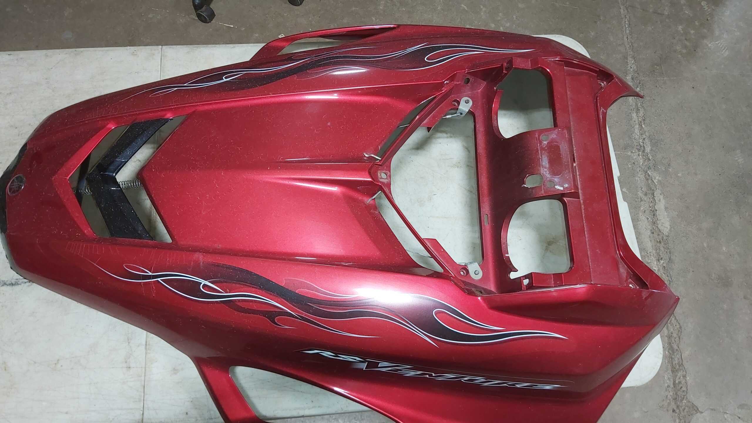 2007 Yamaha RS Venture 1000 Hood - Image 2