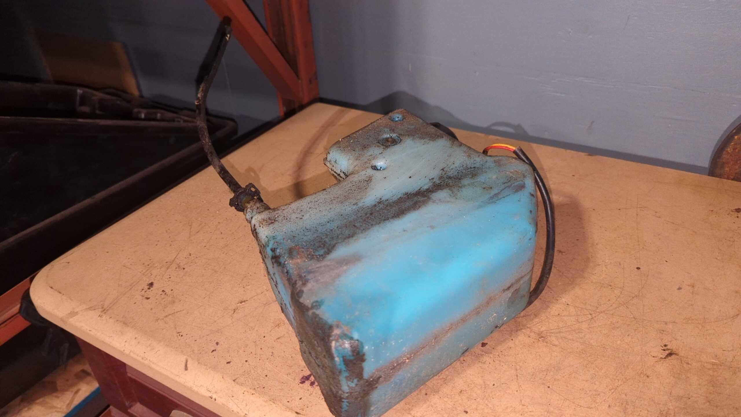 1993 - 2000 Arctic Cat Bearcat Cougar Panther Z,ZR,Jag,EXT Oil Tank - Image 3