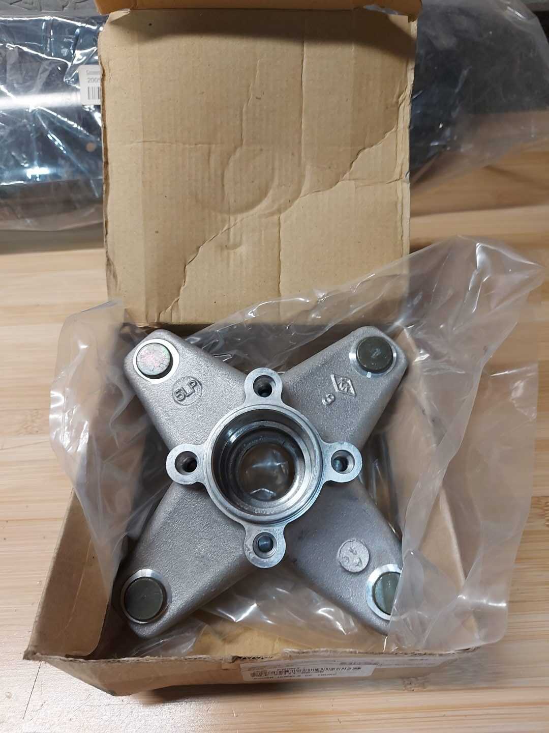 2001 - 2005 Yamaha Raptor 660, YFZ450 Front Wheel Hub