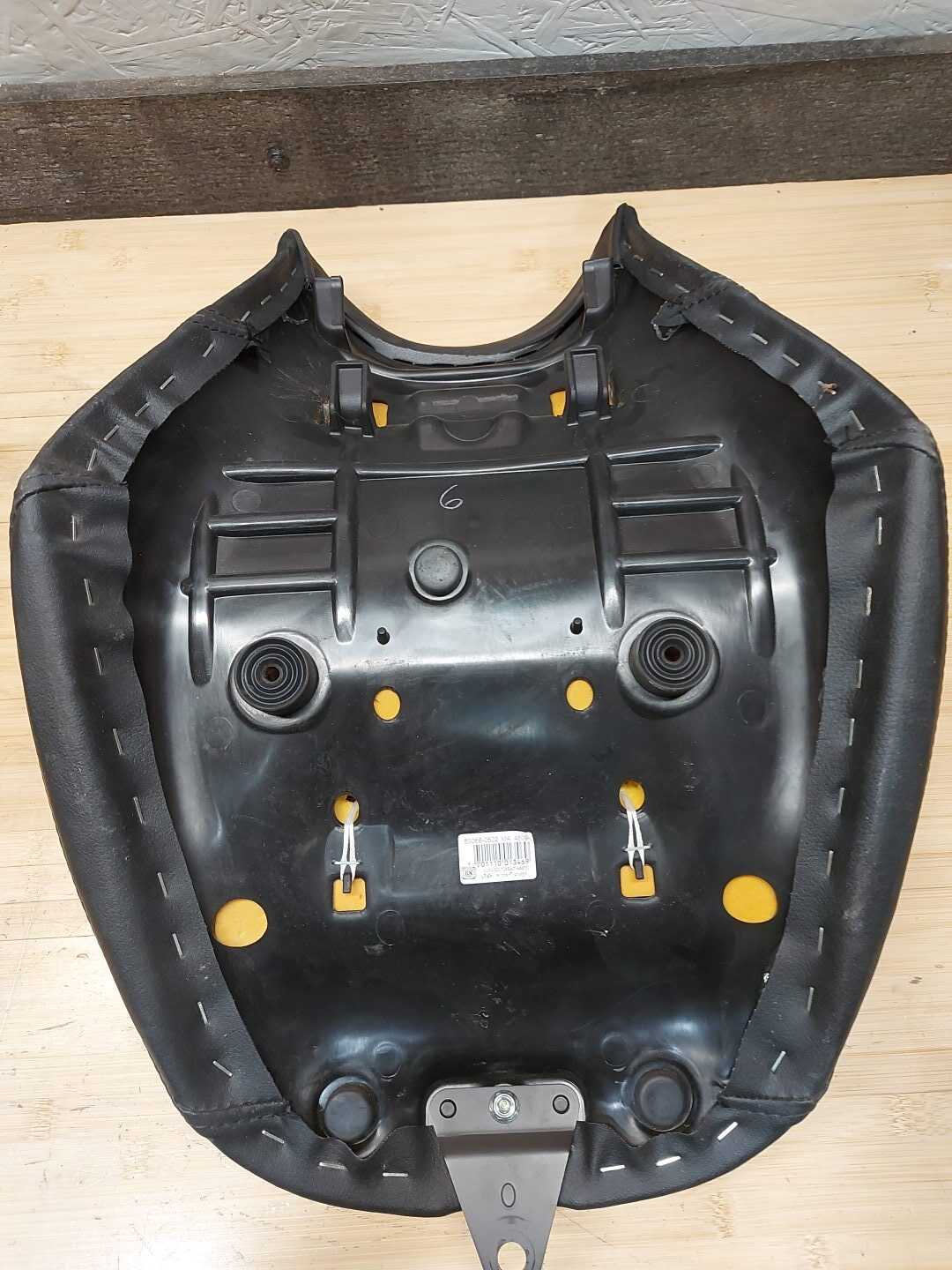 2015 - 2021 Kawasaki Vulcan S seat - Image 3