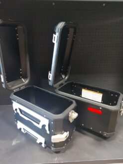 V-STROM 650: 2012 - 2016 Black Aluminum Side bag kit + mounting kit - Image 9