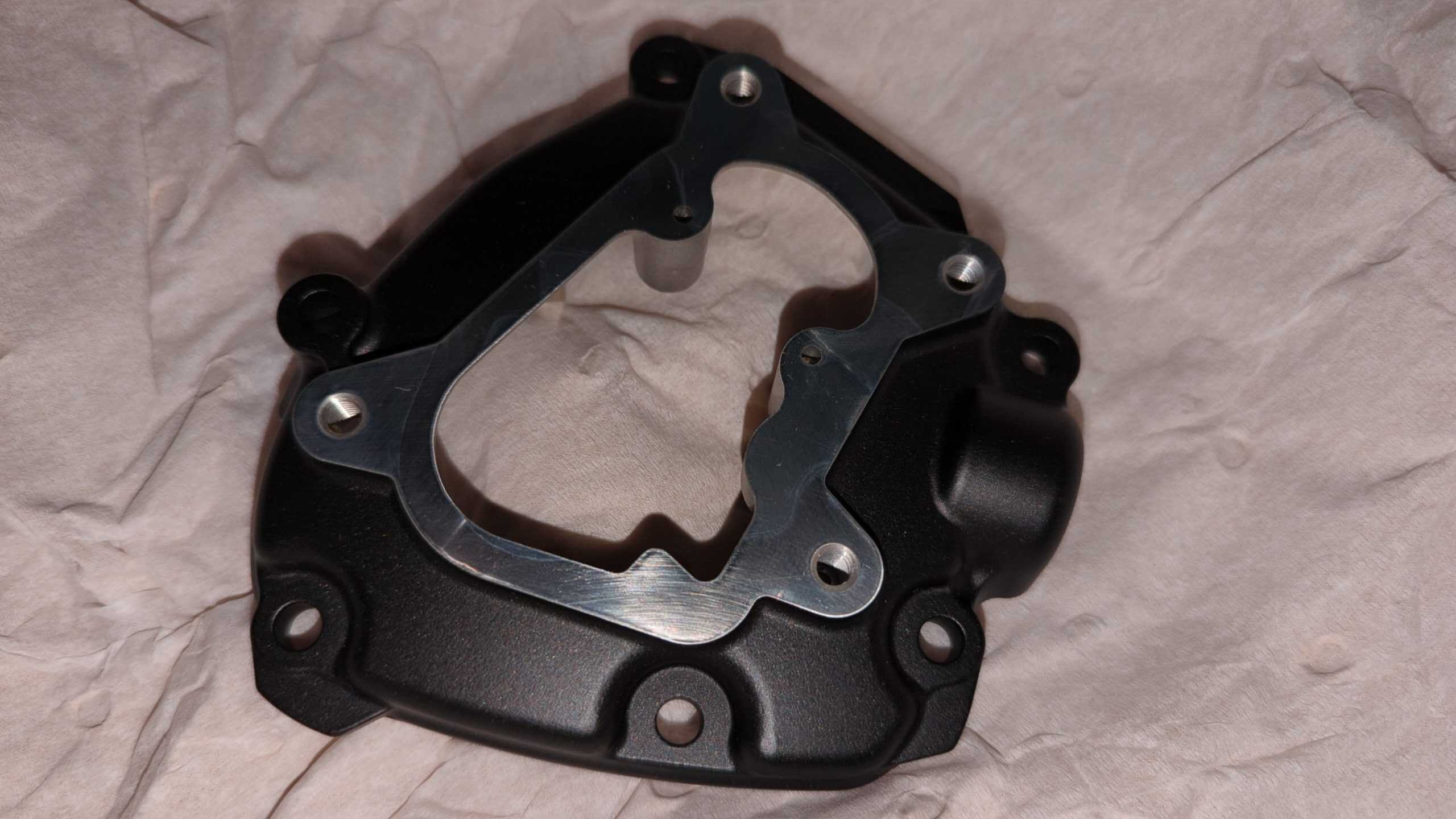2009 - 2014 Yamaha YZFR1 Oil Pump Cover