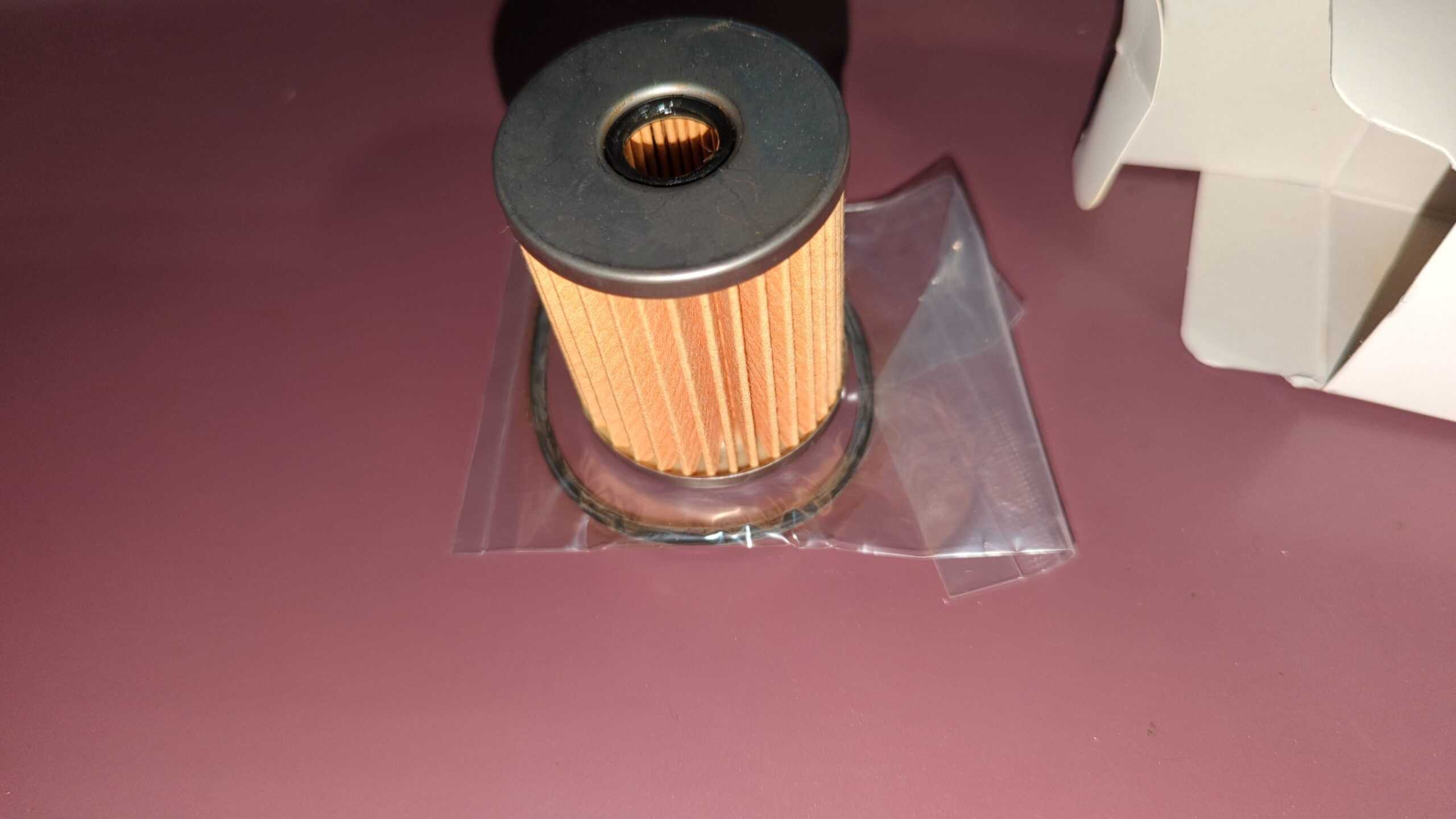 Suzuki Outboard Motor DF5/DF8A-300AP, DT9.9A-40W/WR/WK Fuel/Water Separator Element Cartridge