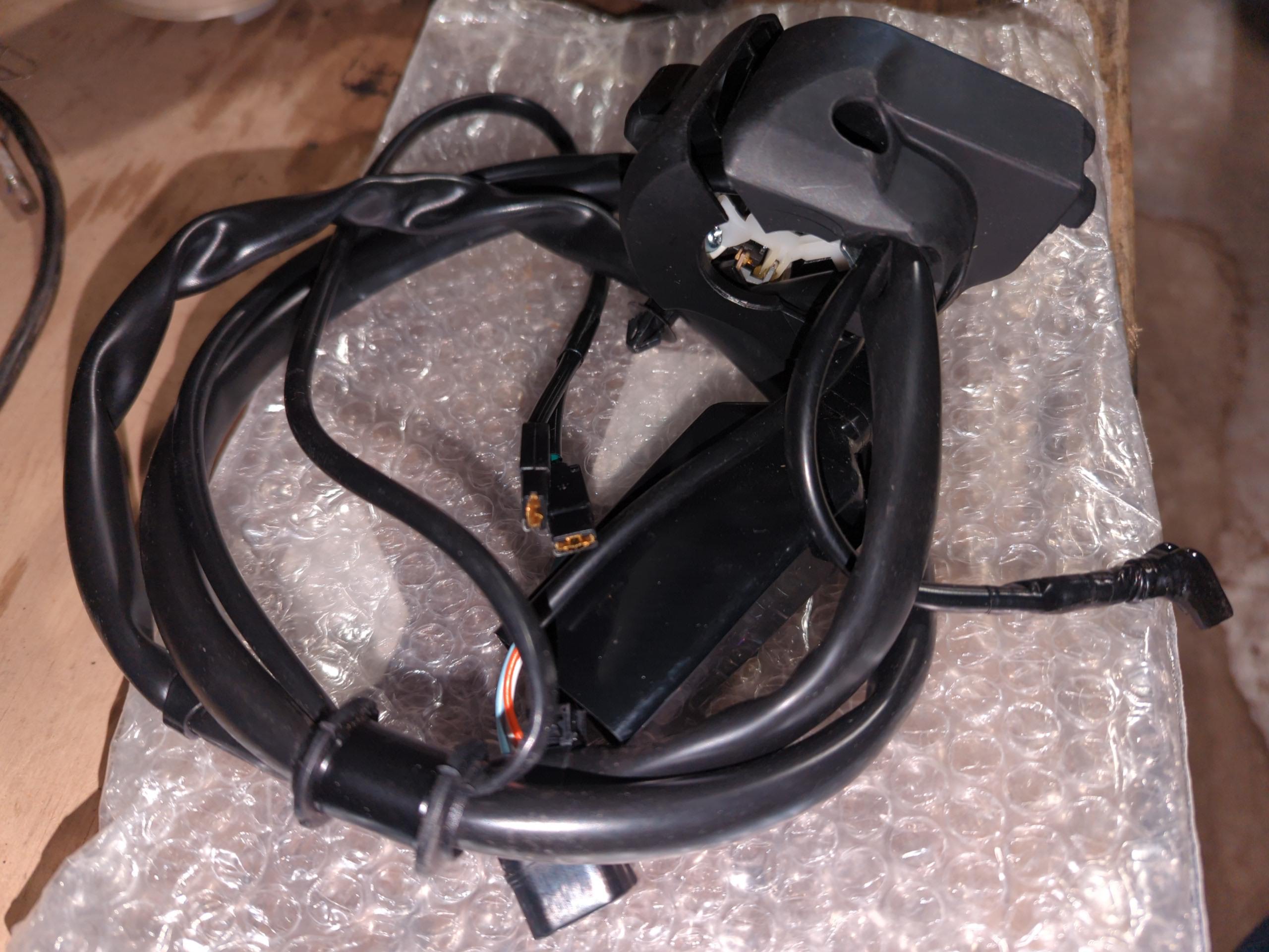 2014 Honda CTX1300 TURN SIGNAL SWITCH - Image 5