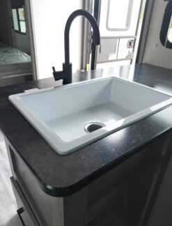 2022 KODIAK SE 24SBH - Image 11