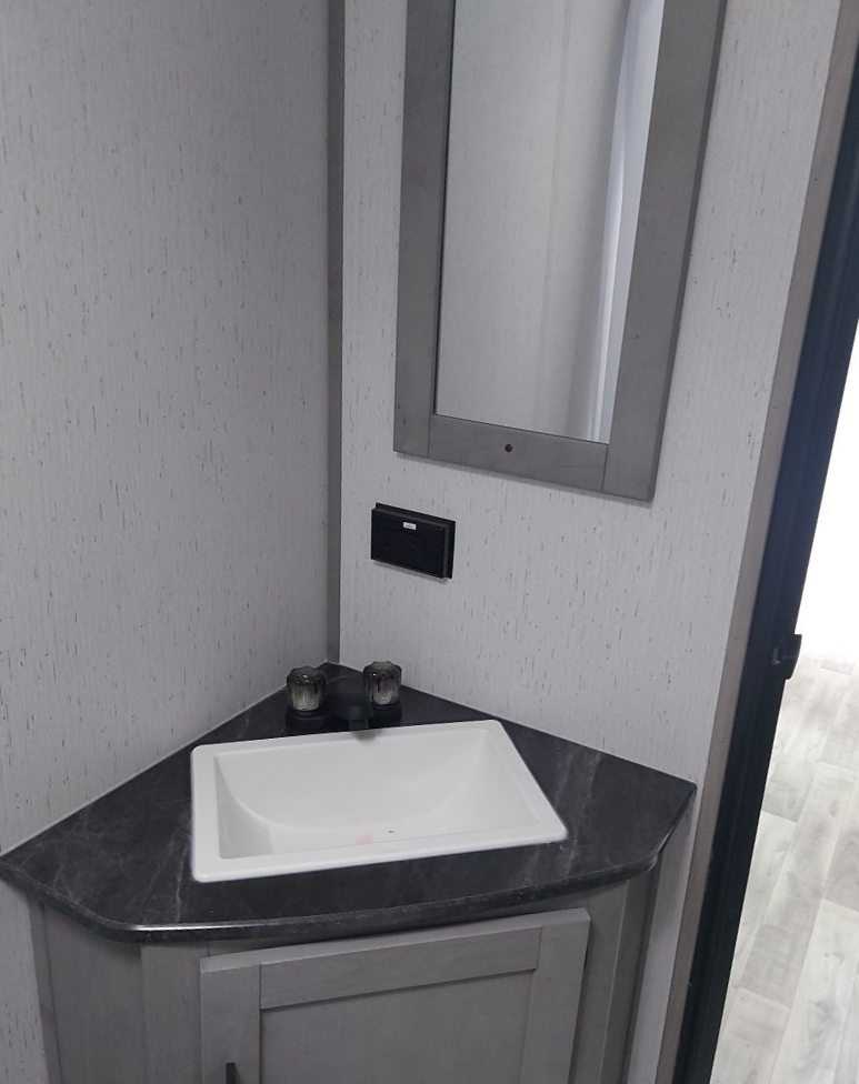 2022 KODIAK SE 24SBH - Image 6