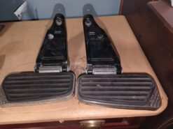 Alternative view of 1999 Kawasaki Vulcan 1500 Rear Passenger Floorboard