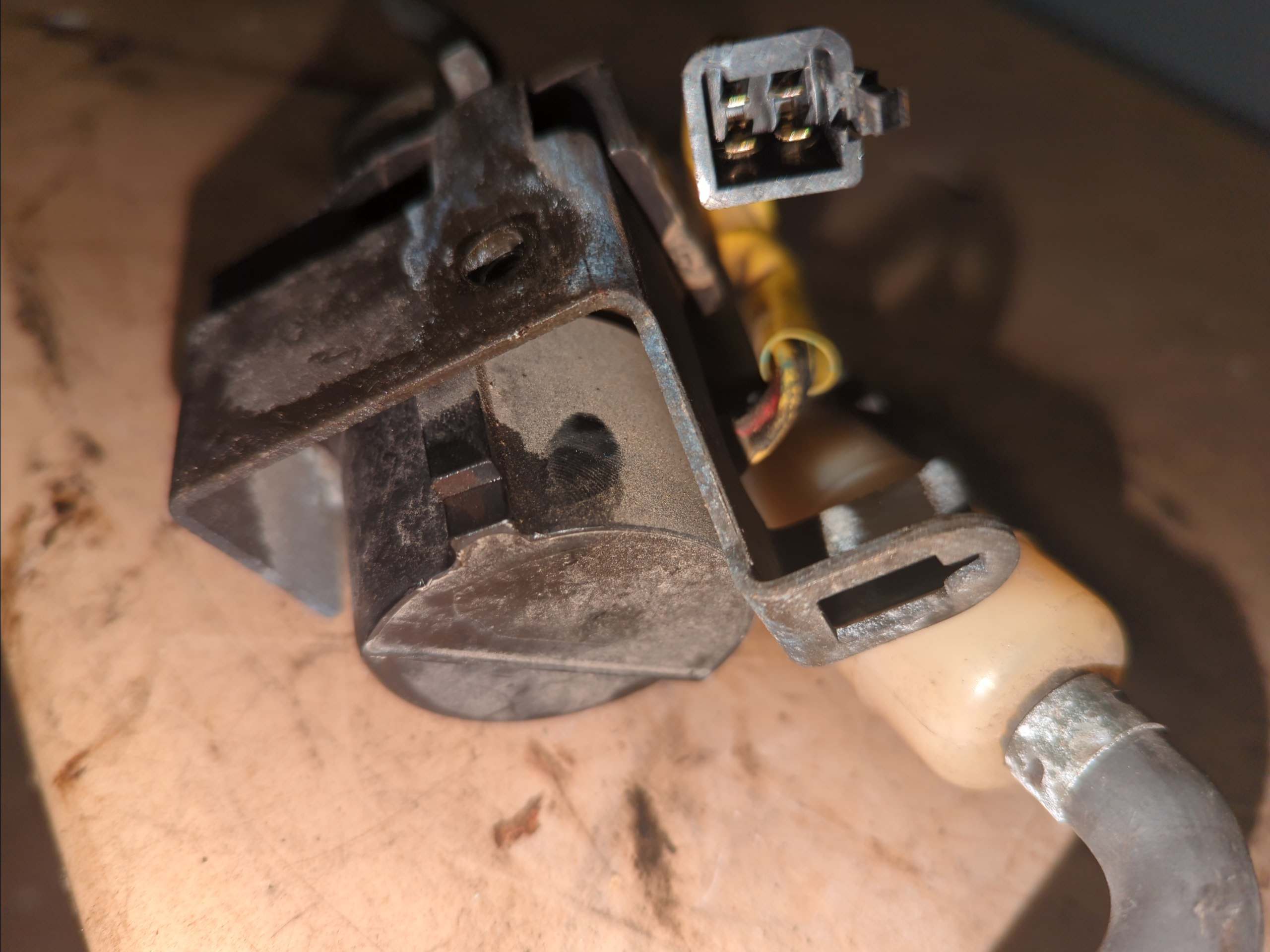 1986 - 2004 Kawasaki Voyager XII,VULCAN 88,VULCAN 1500 CLASSIC,NOMAD Fuel Pump - Image 4