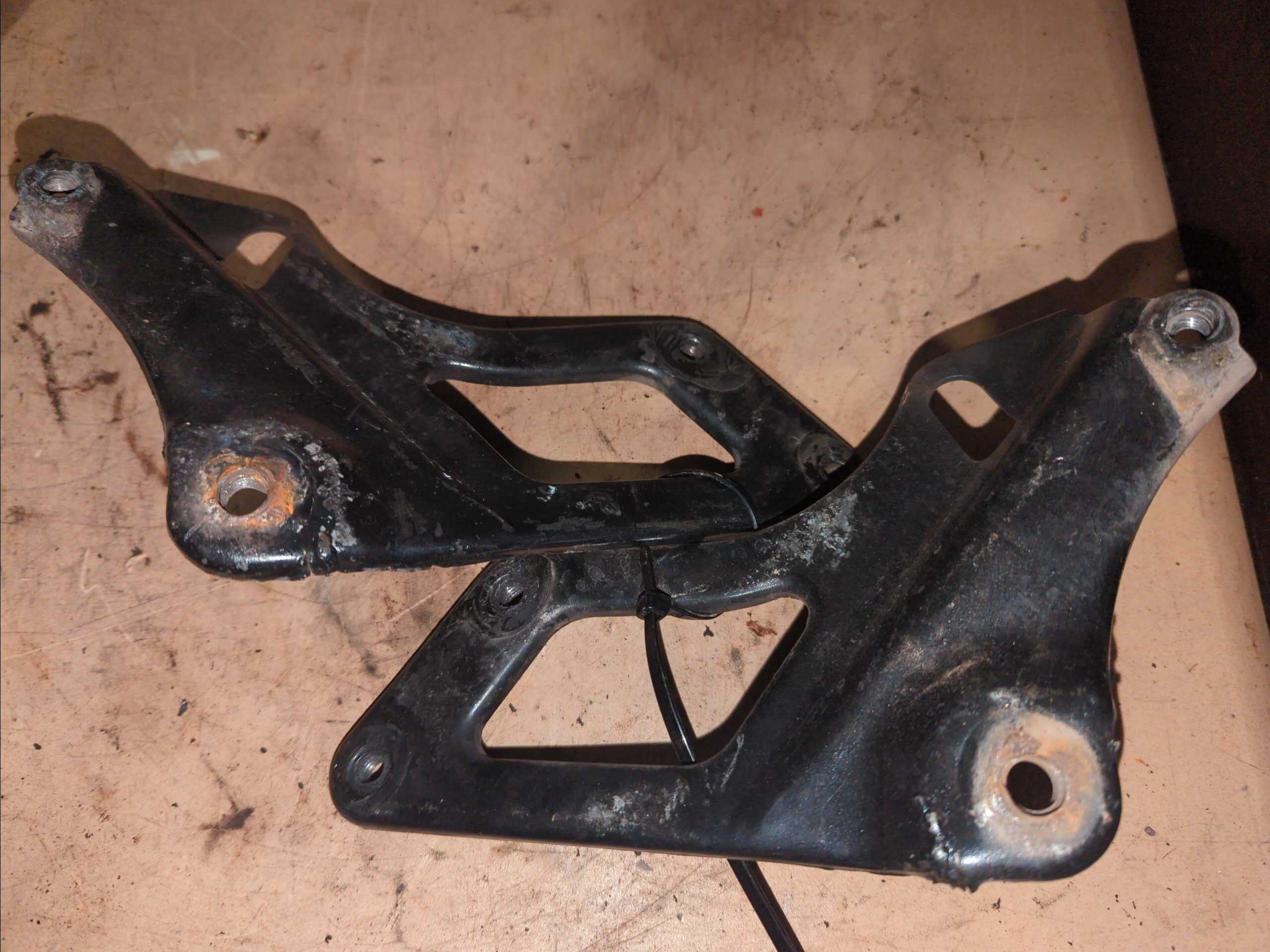 1996 - 2009 Kawasaki VULCAN 500 LTD Muffler Bracket Set LH+RH